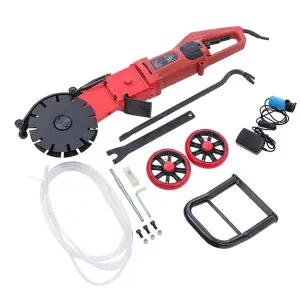 picture of the wall saw with its accessories