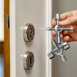 KNIPEX TwinKey – Multifunction Control Cabinet Key