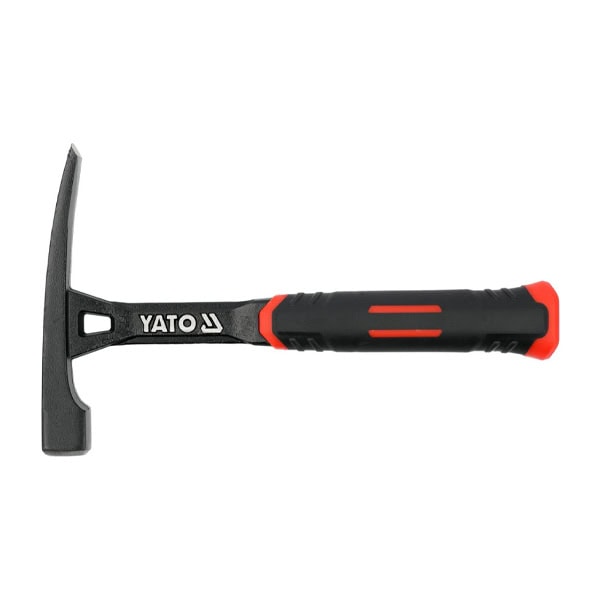 YATO claw hammer, durable hand tool for construction and carpentry tasks, available at SAKR Building.