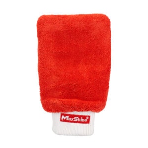 Red cleaning mitt with soft, absorbent fabric for effective cleaning and dusting. Ideal for home, of.